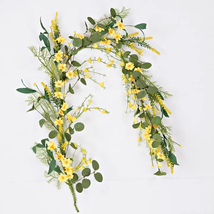 Yellow Wild Daylily Garland With Leaves
