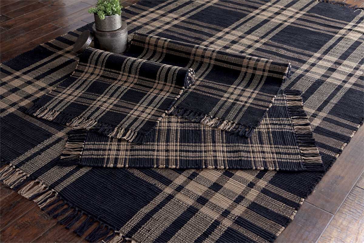 Sturbridge Rag Rug in Black: 24 inch X 42 inch