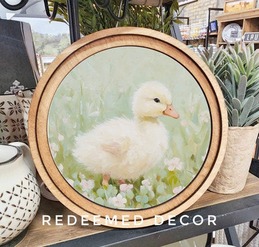 8" Round Fluffy Duckling Art