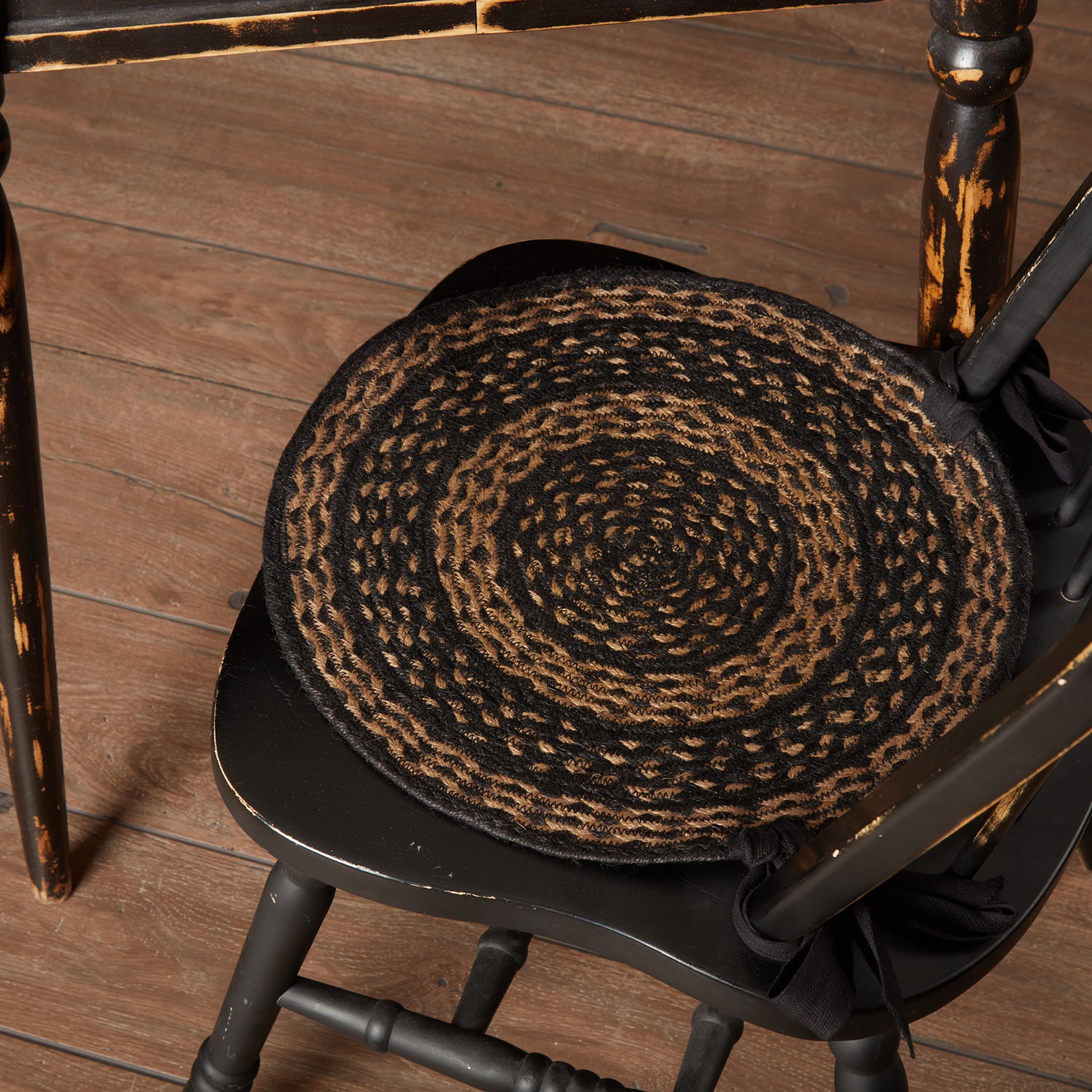 Black & Tan 15" Chair Pad