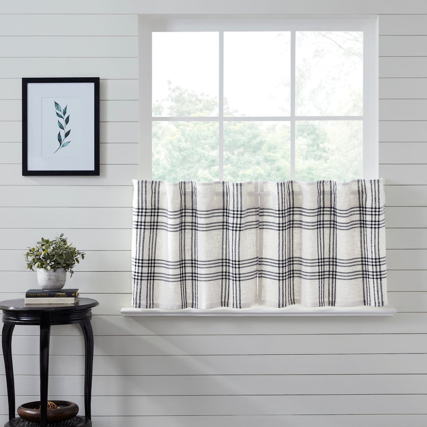 Sawyer Mills Black Plaid 24" Tiers
