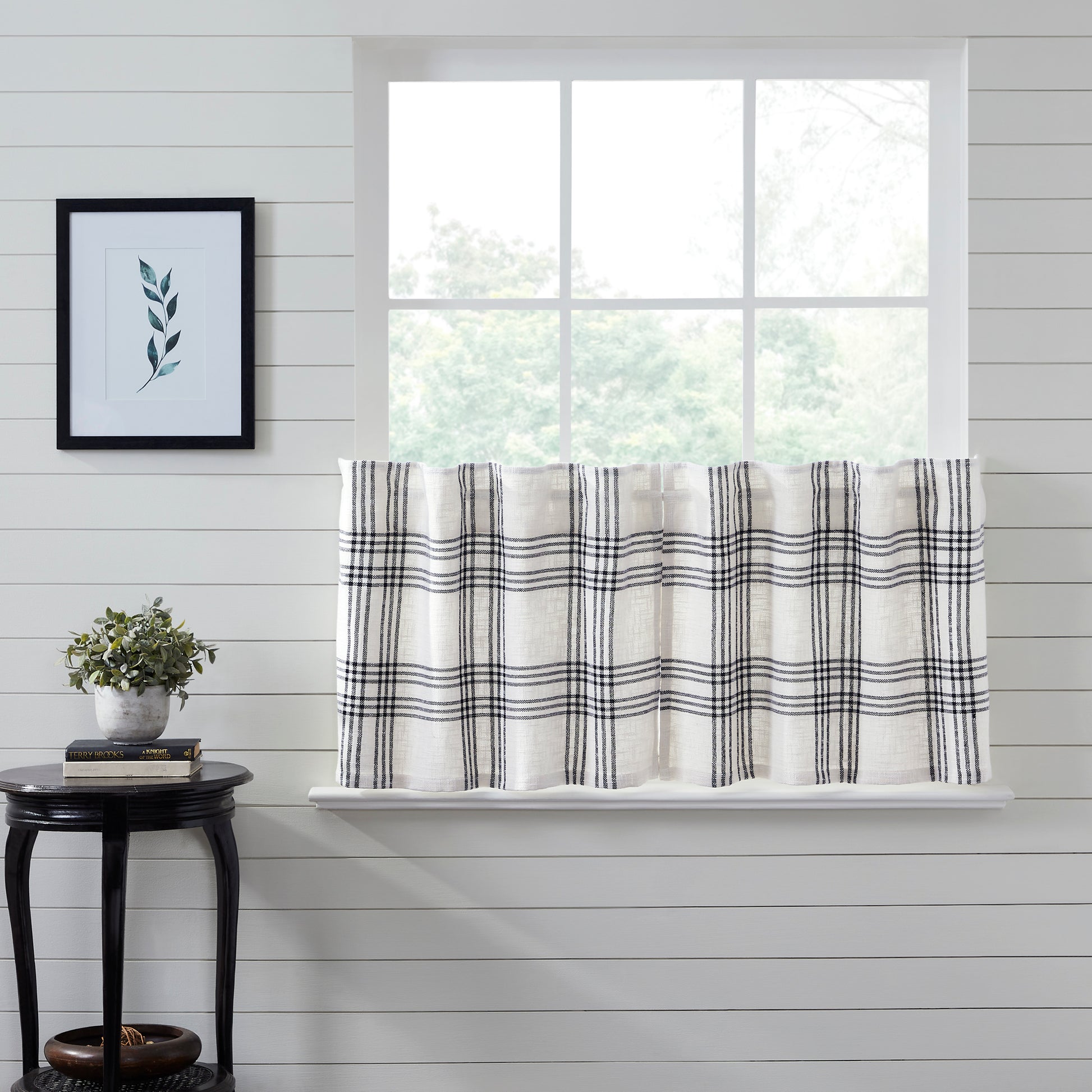 Sawyer Mills Black Plaid 24" Tiers